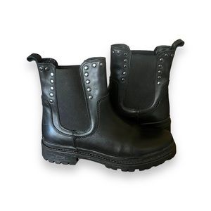 Danassa made in Portugal Leather Ankle Boots. Original box not provided.